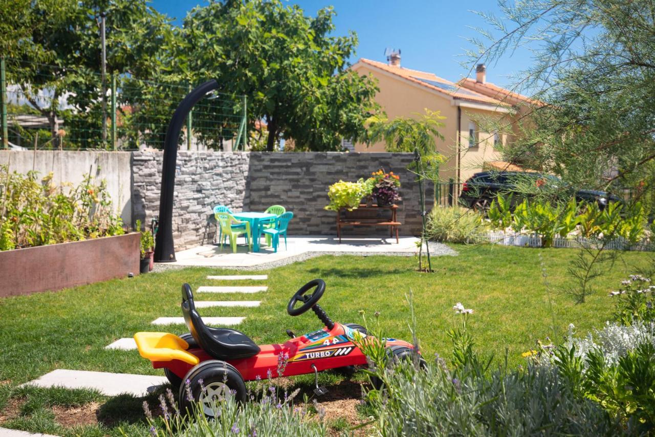 Apartment Odore Di Mare With Beautiful Garden Krk Town Exterior photo