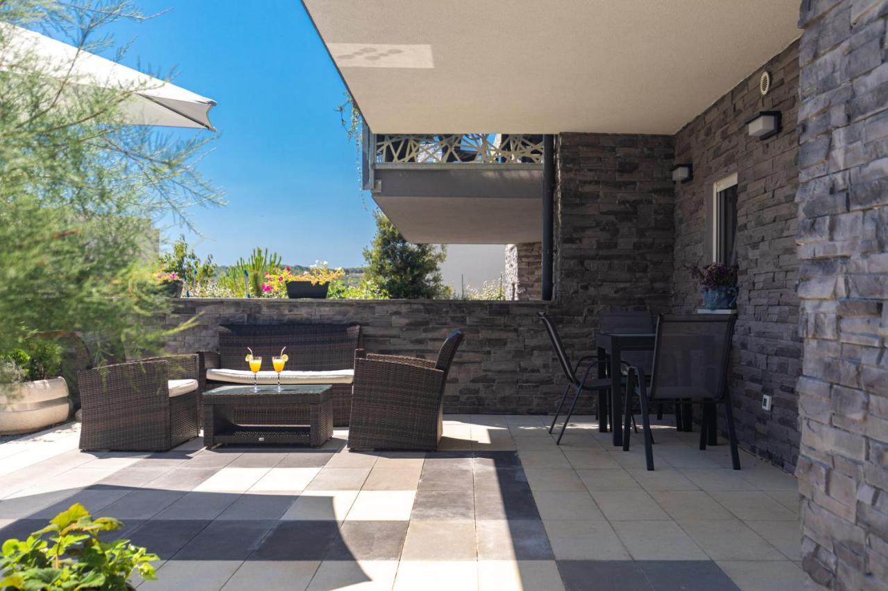 Apartment Odore Di Mare With Beautiful Garden Krk Town Exterior photo